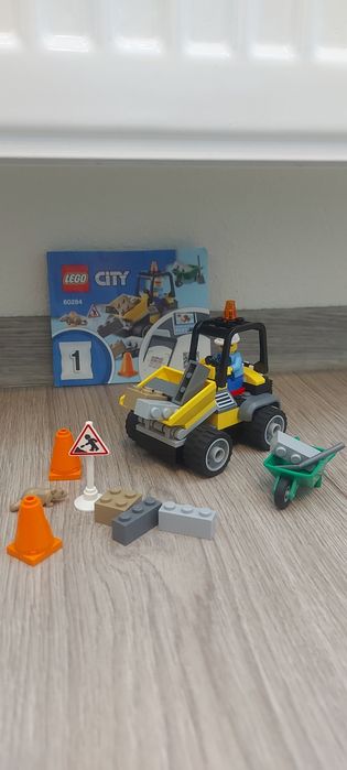 Lego City basculanta,, parc distractii si motor