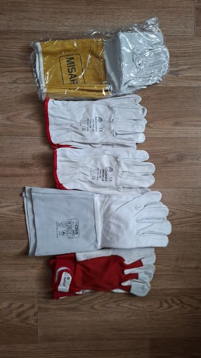 Продам перчатки разные