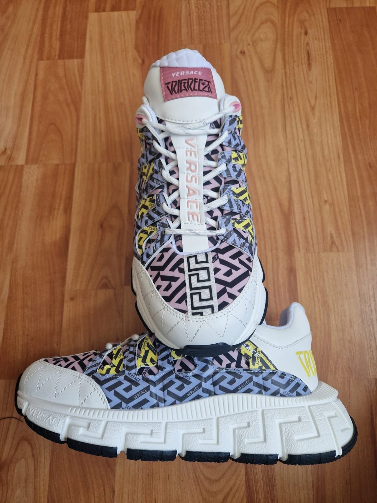 Adidași Versace nou