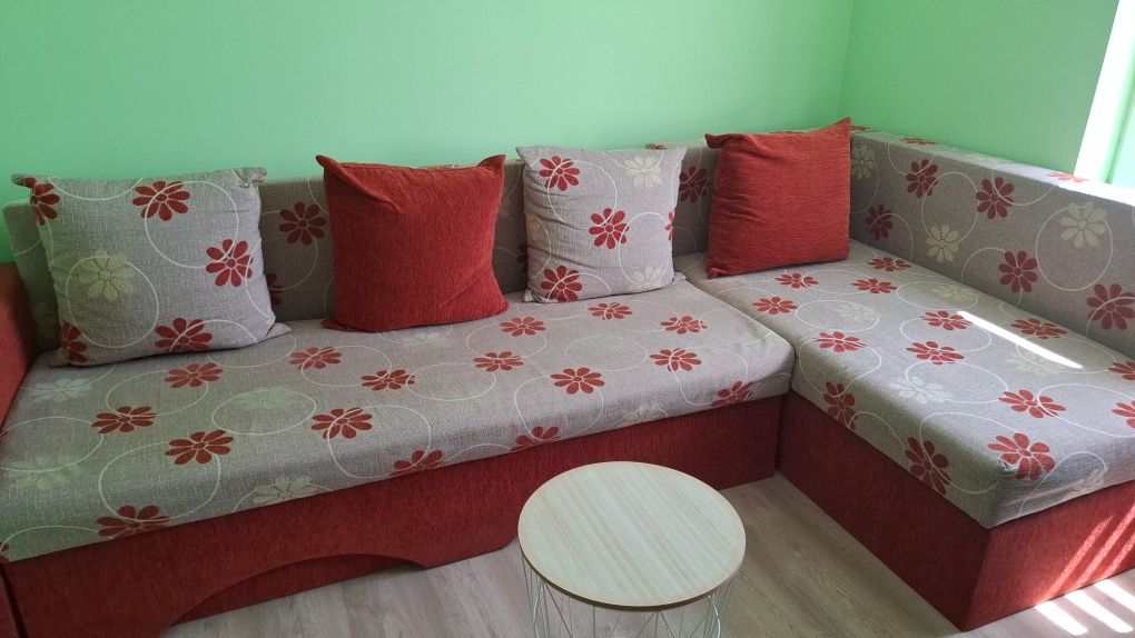 Продавам ъглов диван