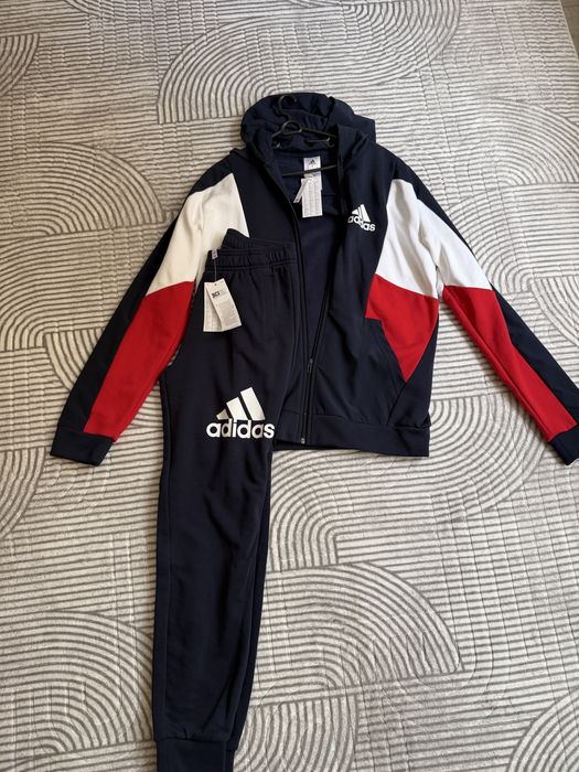 Оригинален Adidas спортен комплект