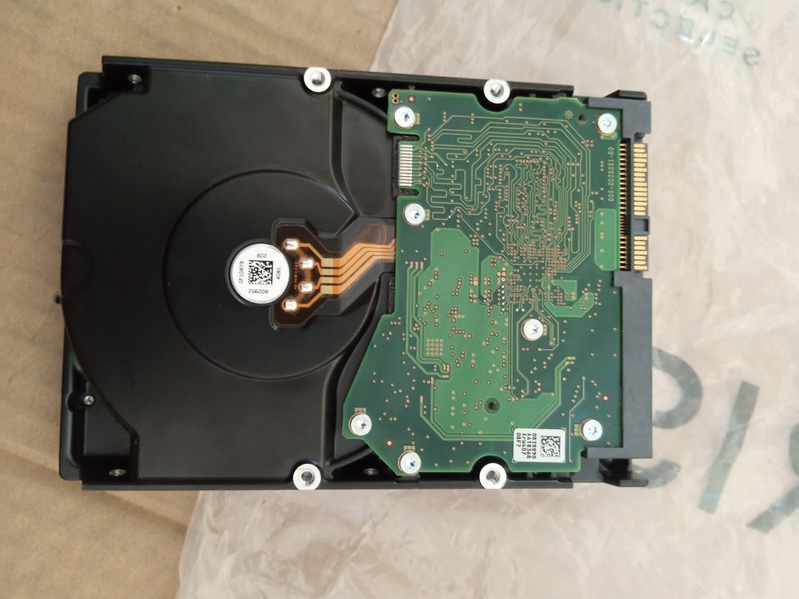 Продам жёсткий диск HGTS. ( 2 TB )
