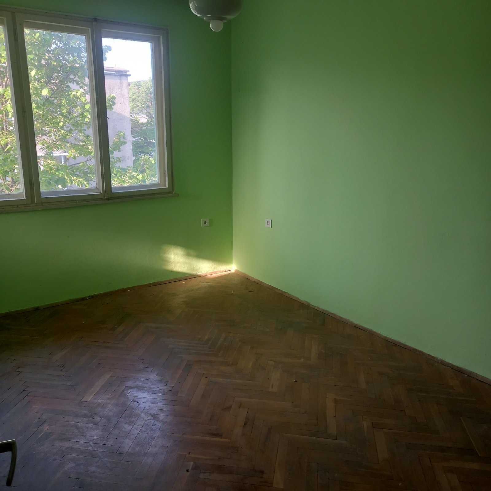 Четиристаен апартамент, освободен, почистен,собственик