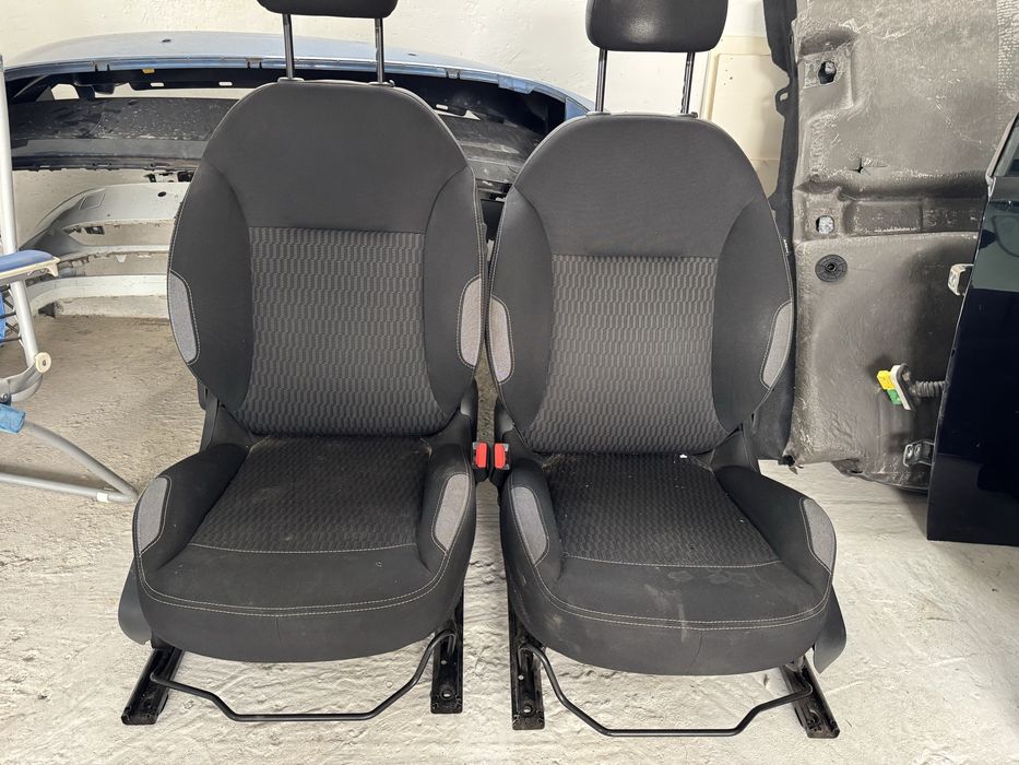Scaune fata peugeot 208 , 2016 fabricatie