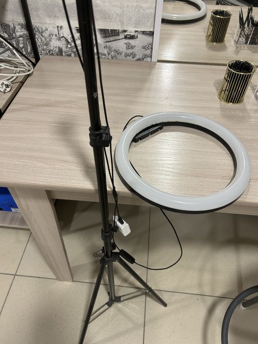 Продам кольцевую лампу