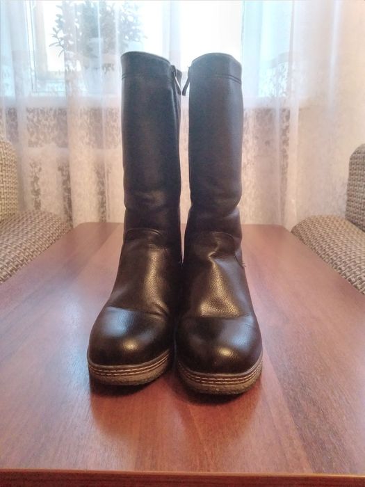 Продам зимние сапоги
