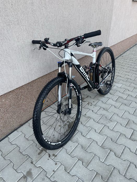 Bicicleta  enduro full suspension BMC carbon. Preț fix
