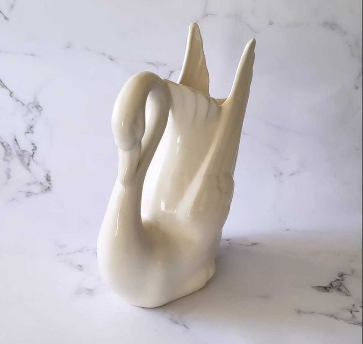 Порцеланова ваза лебед