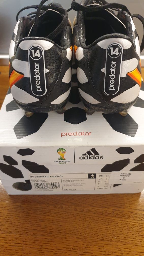 Футболни обувки adidas