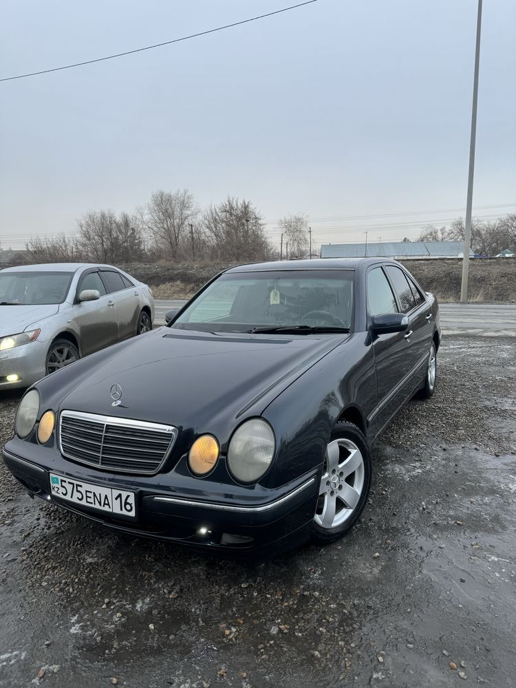 Mercedes benz E320