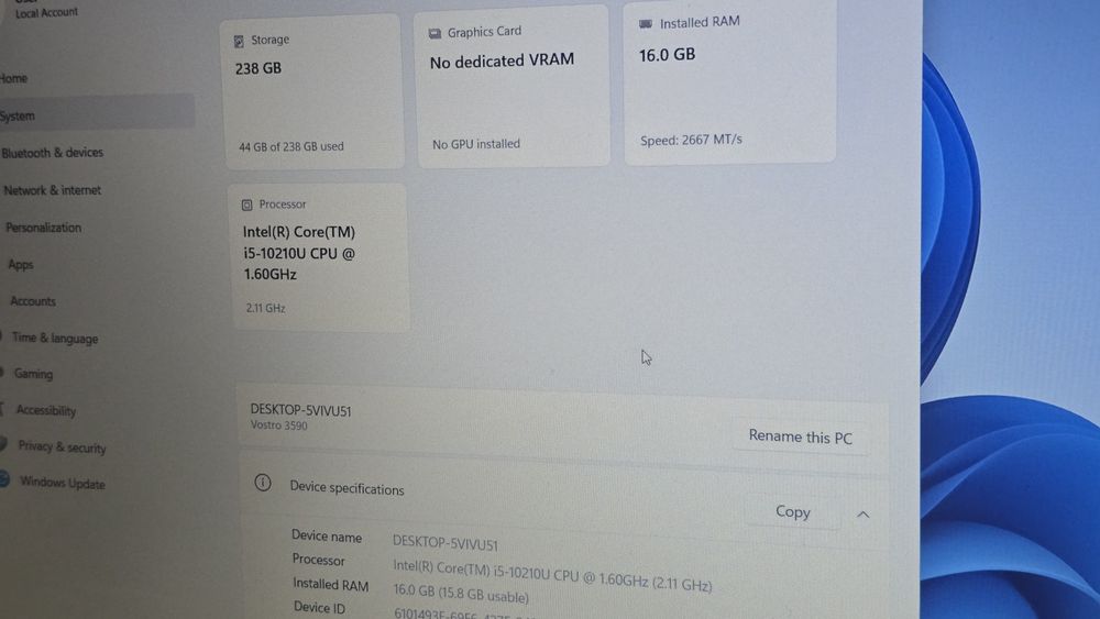 Dell Vostro 3590 15.6" i5-10210U 16GB RAM 256GB SSD