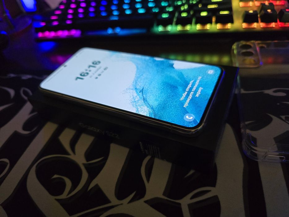 Продам Samsung S22 White 256gb