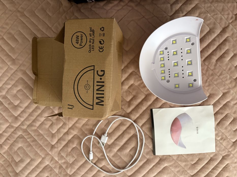 Set lampa manichiura Led si UV