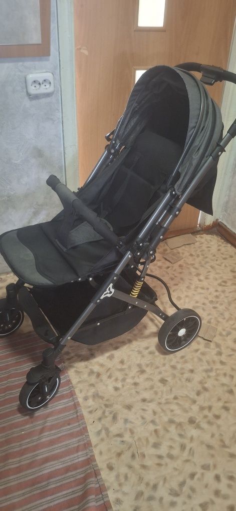 Продам коляску прогулочную