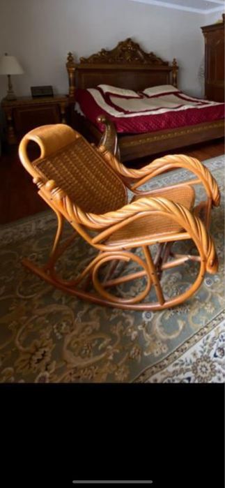 Продам кресло качалку