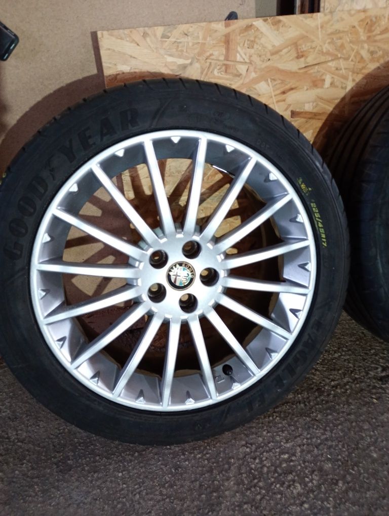 Алфа Ромео оригинални джанти със гуми 225/45/17 7J ET40.5 5x100 цо56