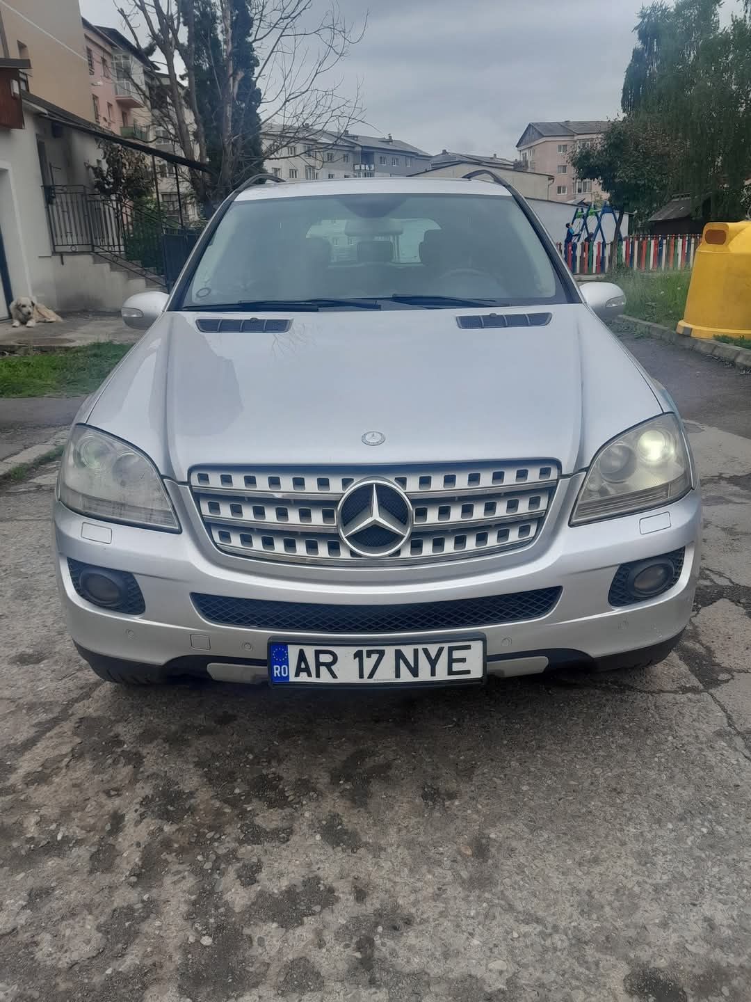 Vând Mercedes Benz Ml 3.2