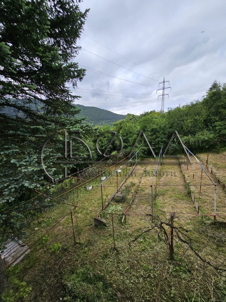Продава се Къща в Своге - 216 кв.м за 598 €/кв.м - Снимка #11