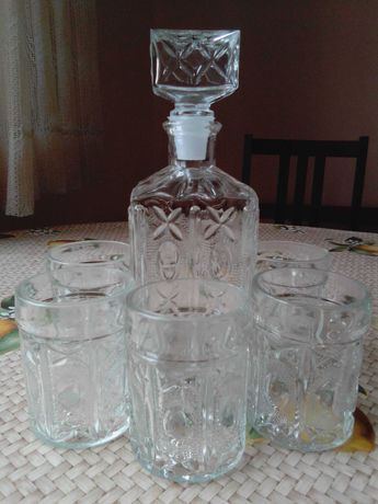 Комплект стъклени чаши с графа ретро