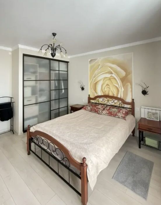 Кровать двуспальная