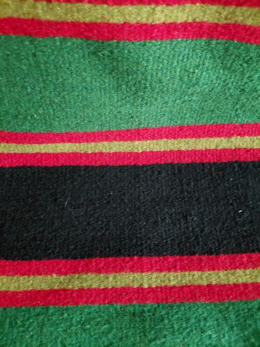 Covor din lână, culori superbe, lungime 3metri lățime 80cm.