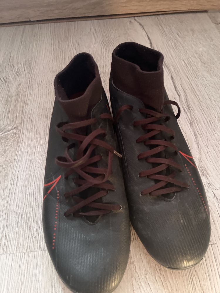 Nike бутонки