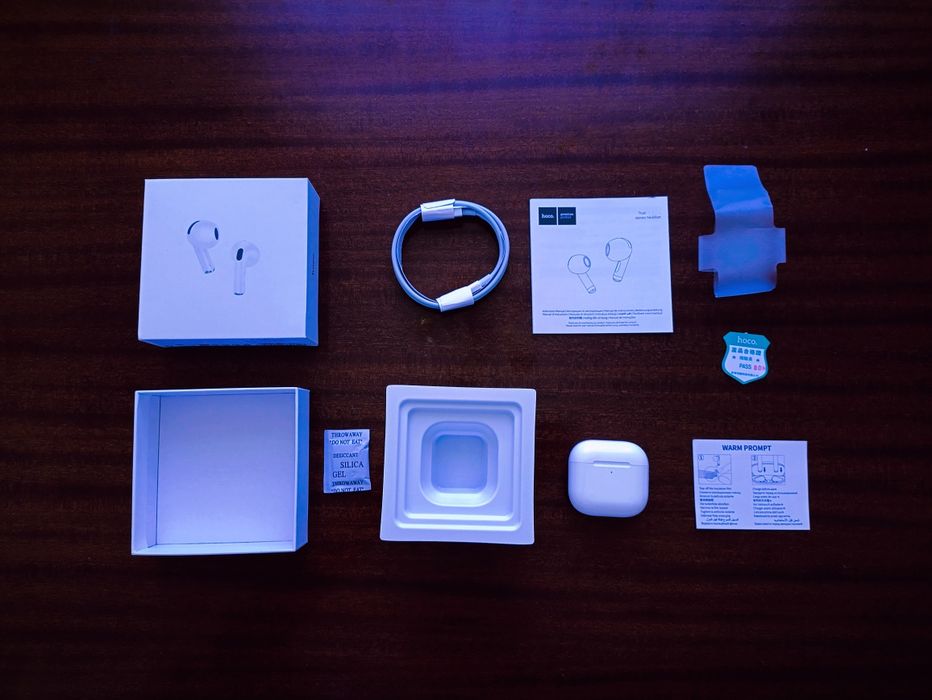 Продаются стильные наушники от бренда Hoco в стиле AirPods 4