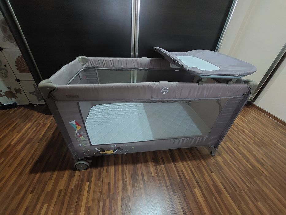 Patut bebe cu masa de infasat +saltea cocos