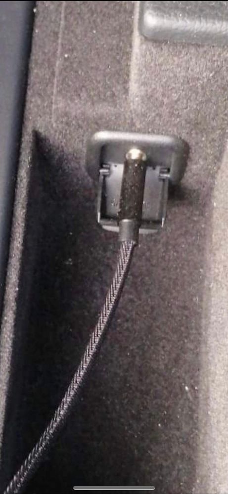 Cablu adaptor/aux bluetooth pentru Audi A1 A3 A4 A5 A6 A7 A8 Q5 Q7