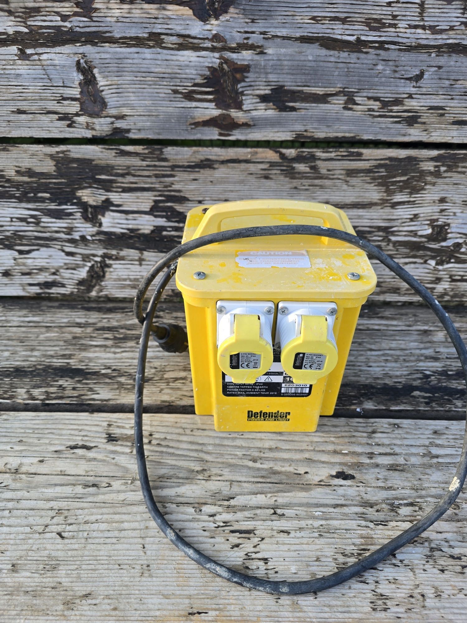 Transformator Defender 3kva 110v