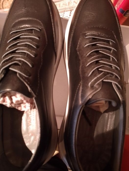 Продавам спортни обувки