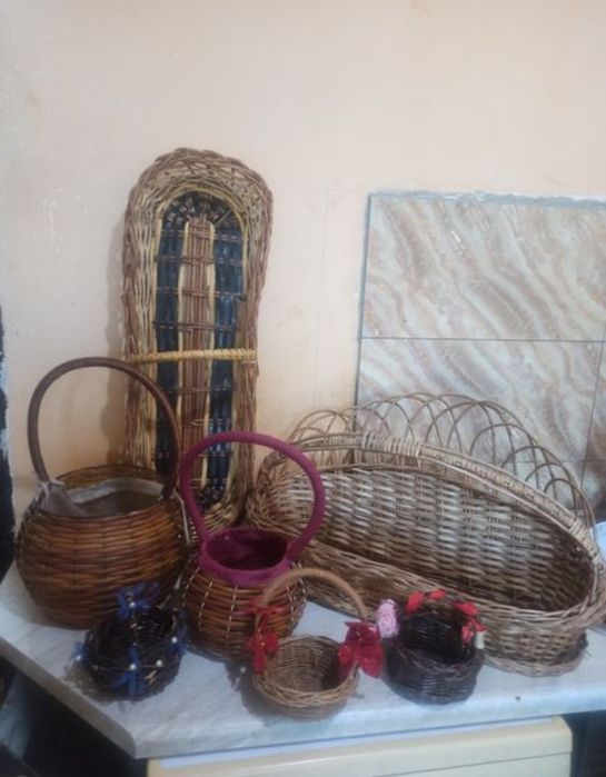 Корзинки для цветов и подарков