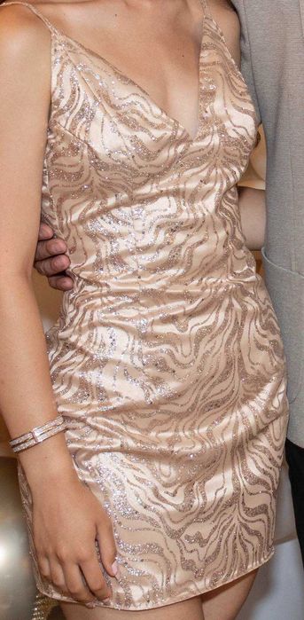 Официална рокля ръчно изработена