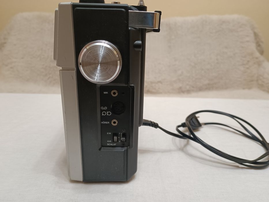 Касетофон Universum