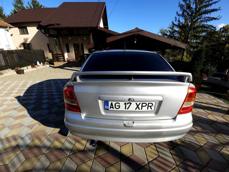 Vând Opel Astra g