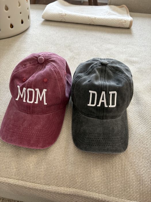 Новые кепки Mom/ Dad