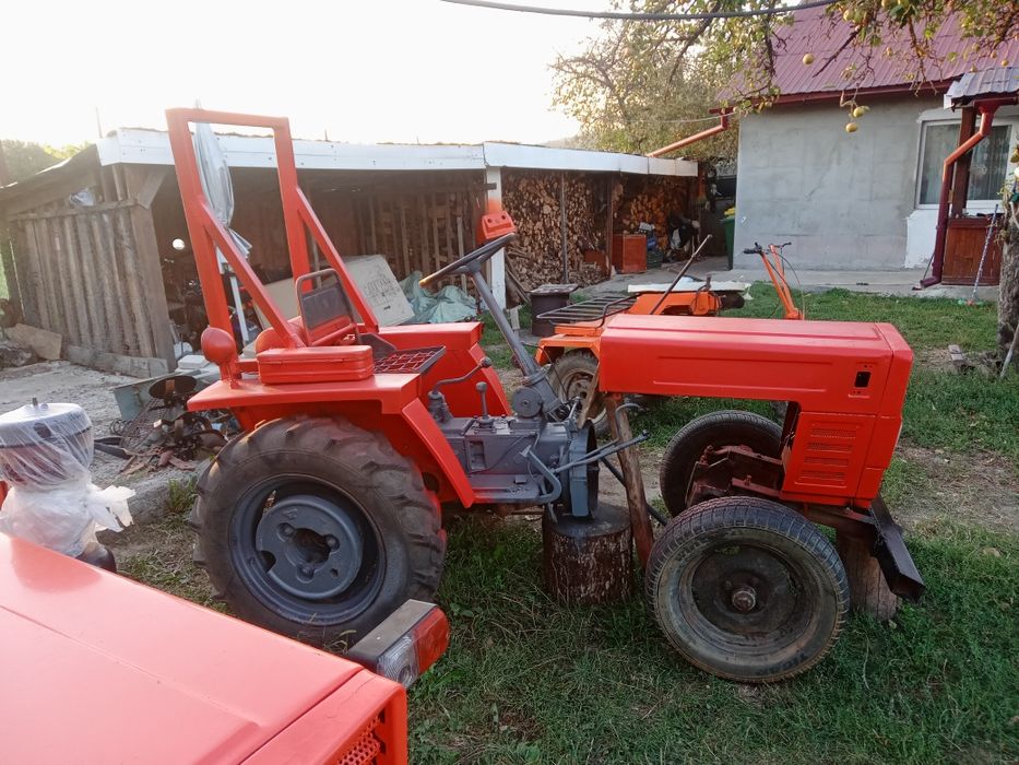 Vând piese tractor ito 180 DFH