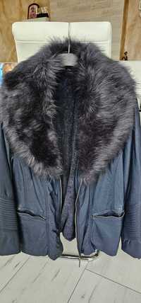 Продавам дамско кожено яке