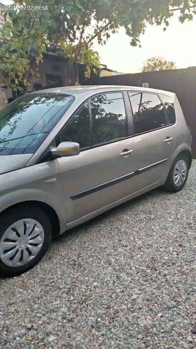 Vînd Renault Grand Scenic...Motor Dizel 1,5...2008.…1000euro neg.