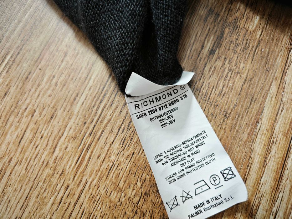 Richmond Оригинална мъжка жилетка с копчета размер 50 / М