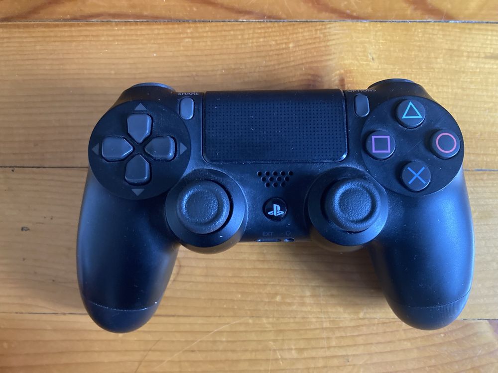 PS4 Slim + Игри + Станция за джойстик