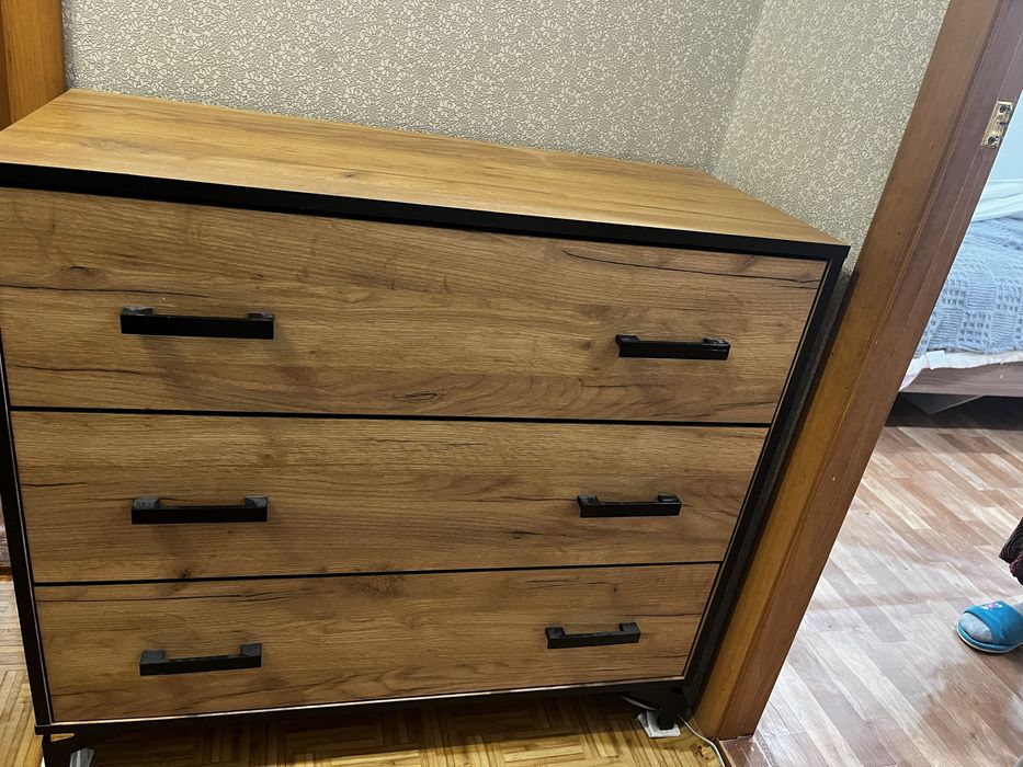 Продам комод в хорошем состояние