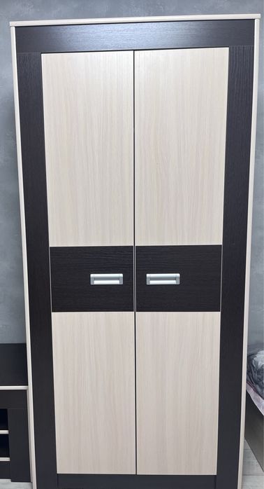 Продам шкаф с тумбой