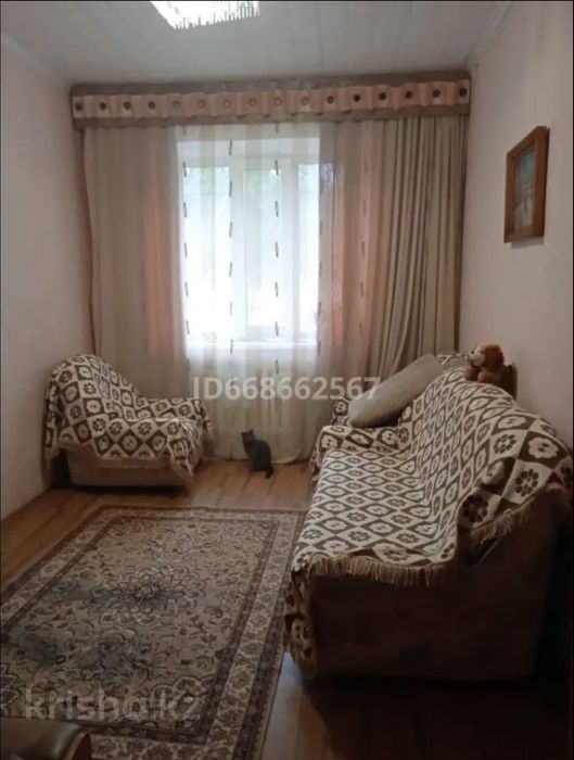 Продам 2х комнатную квартиру, кухня, зал, спальня. 42