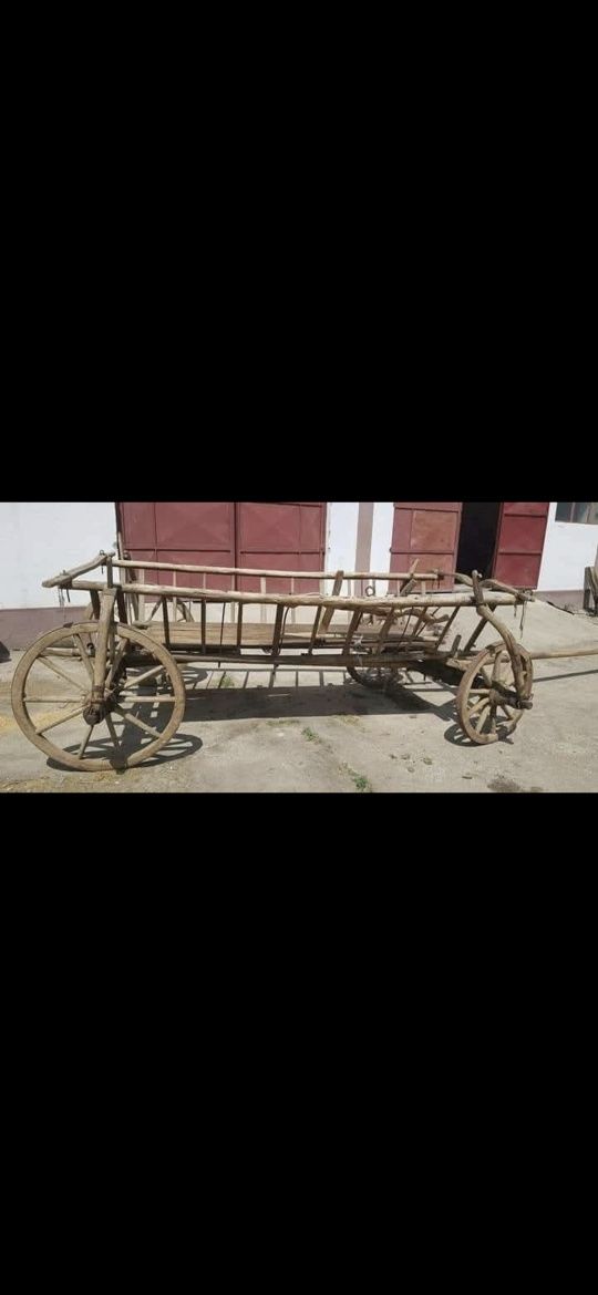 Car de vaci din lemn