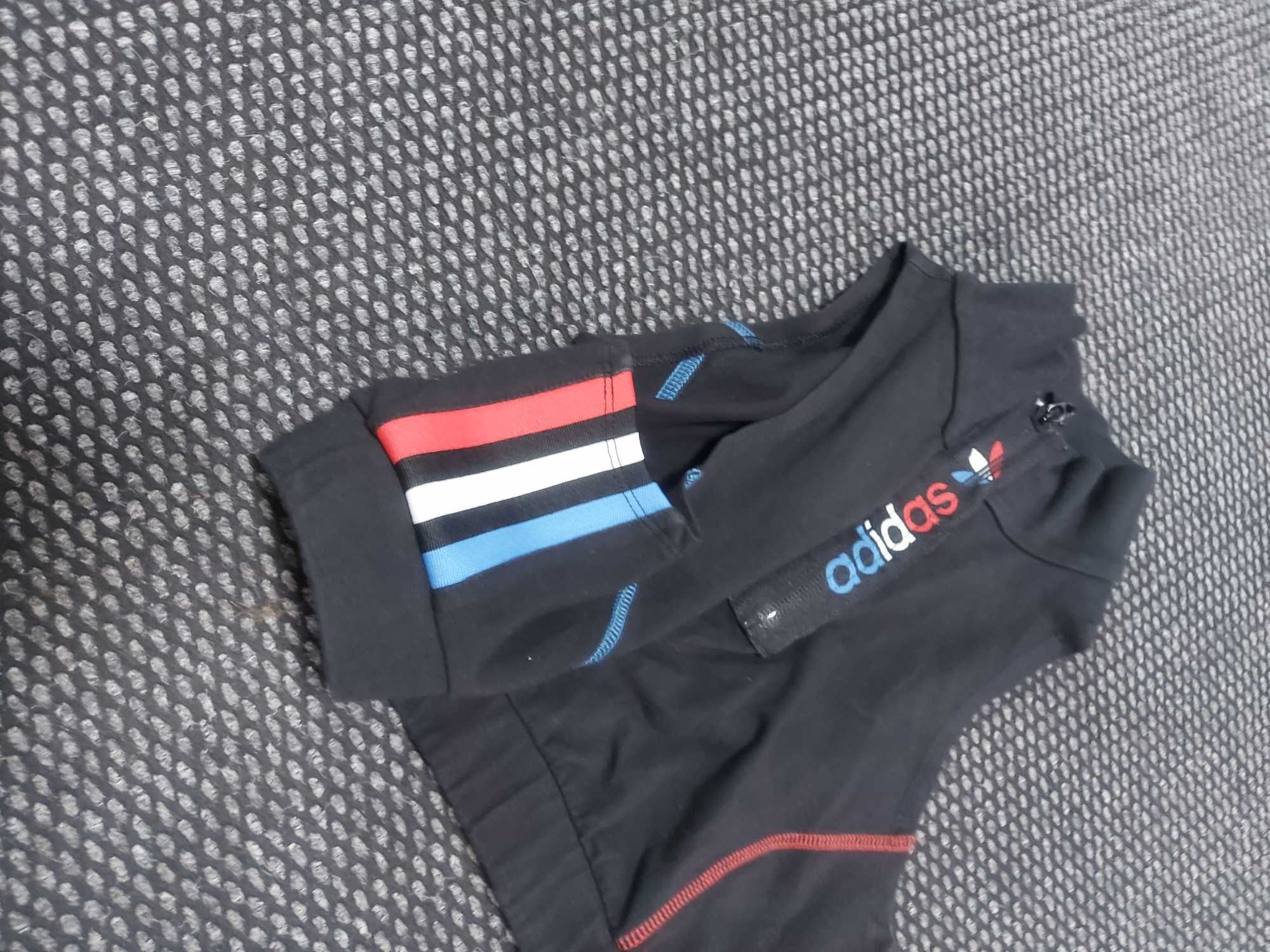 Adidas бюстие S размер