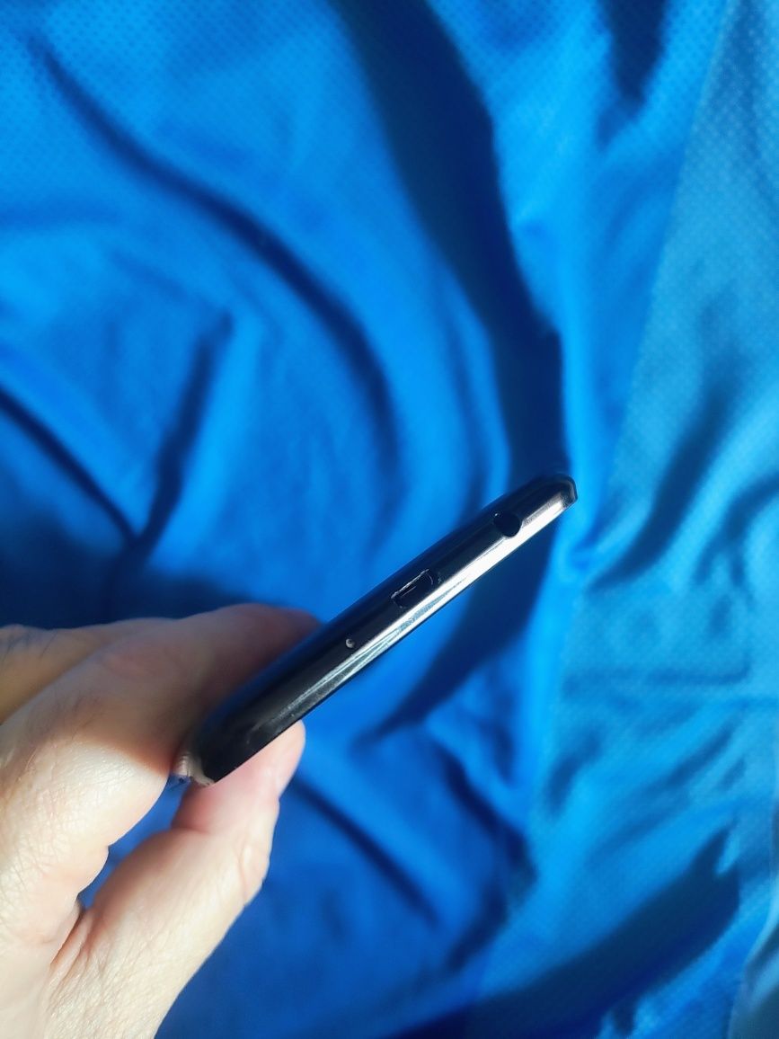 Smartphone LG K4 ( decodat, limba română)