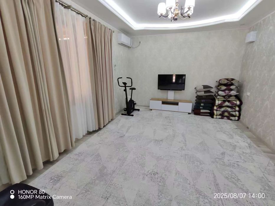 Xovli uy sotiladi  sergili  arintir laylak mahalla