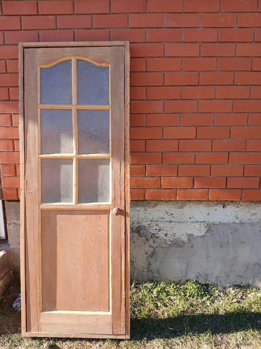 Продам хороший,красивый дверь