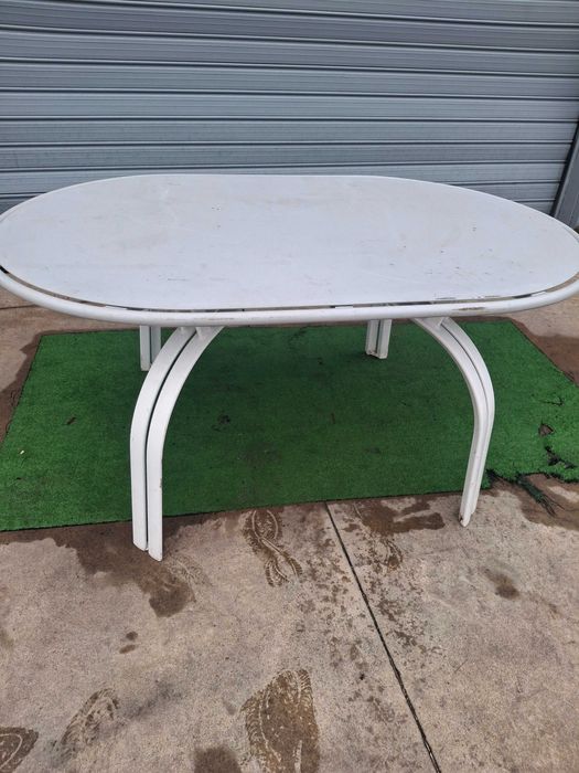 Метални маси ...